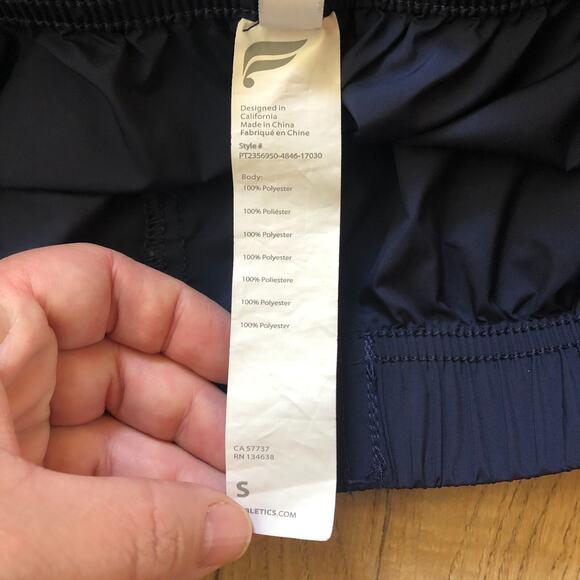 Fabletics Women's Lightweight Cargo Jogger Pants Deep Navy Shine Size Small - Picture 6 of 9